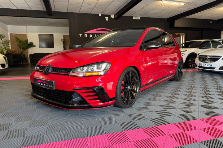 VOLKSWAGEN GOLF