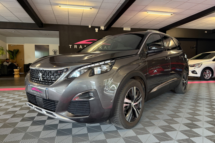 PEUGEOT 5008