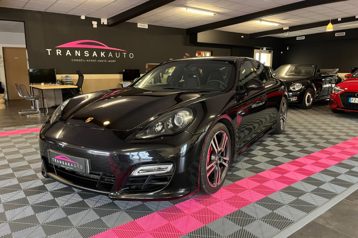 PORSCHE PANAMERA GTS