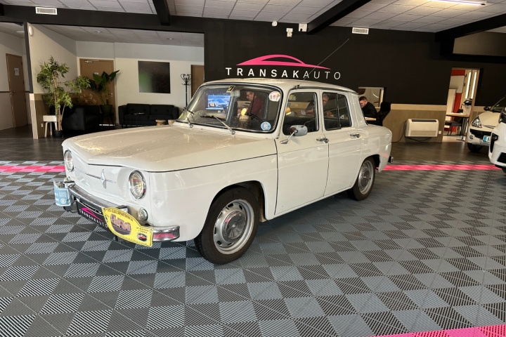 RENAULT 8