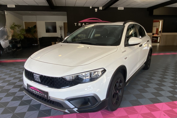 FIAT TIPO CROSS