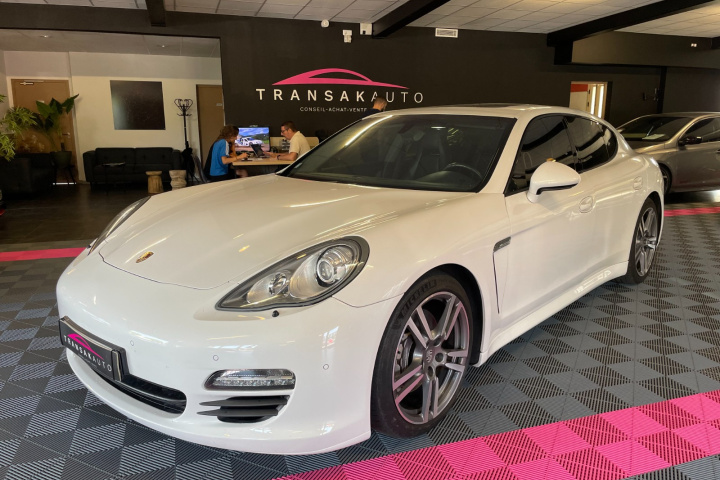 PORSCHE PANAMERA