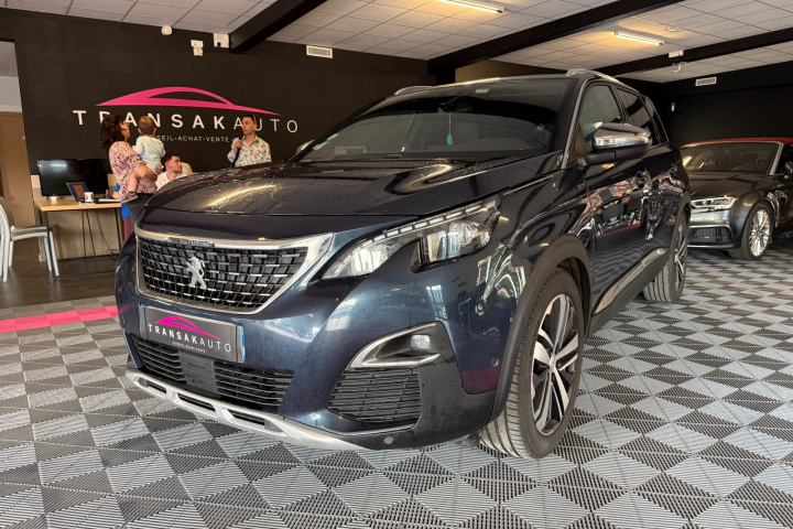 PEUGEOT 5008