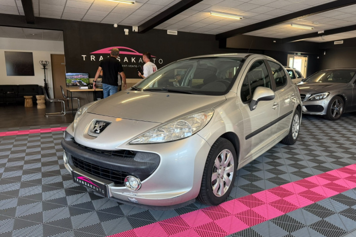 PEUGEOT 207