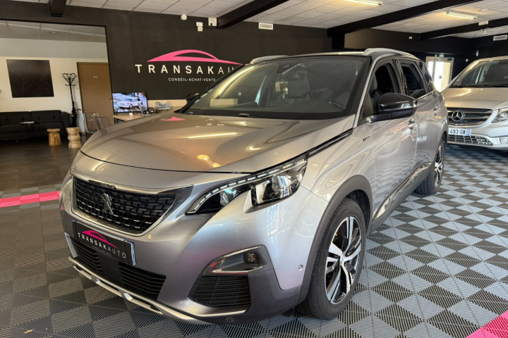 PEUGEOT 5008