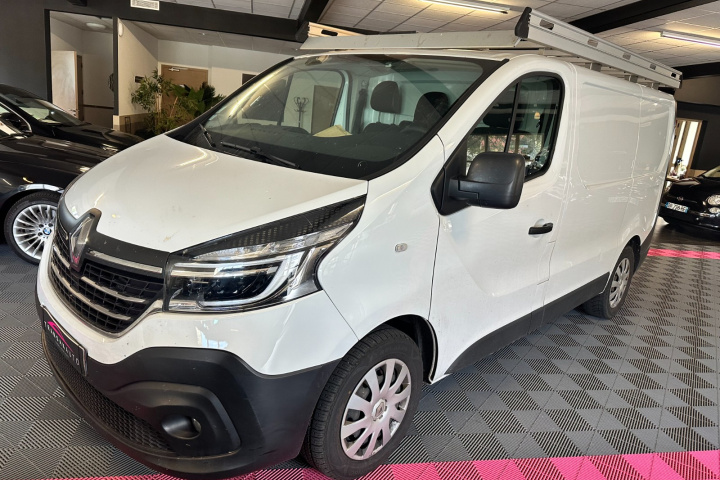 RENAULT TRAFIC CABINE APPROFONDIE
